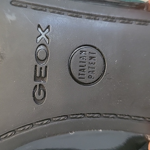 GEOX Patent Leather Slingback 2.5" mid-heels in black - Picture 6 of 9